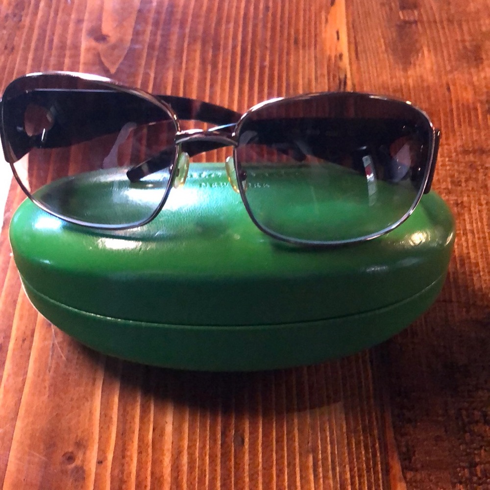 Kate spade sunglasses. So cute.